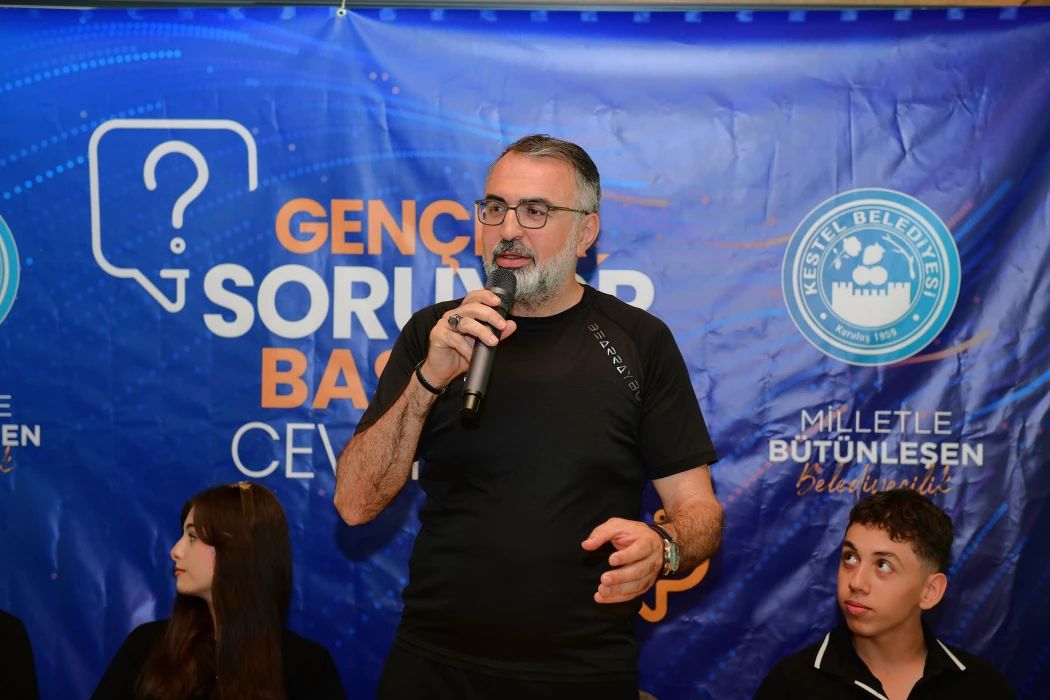 Başkan Erol Gençlere Yapılan Yatırımları Anlattı, Talepleri Tek Tek Dinledi