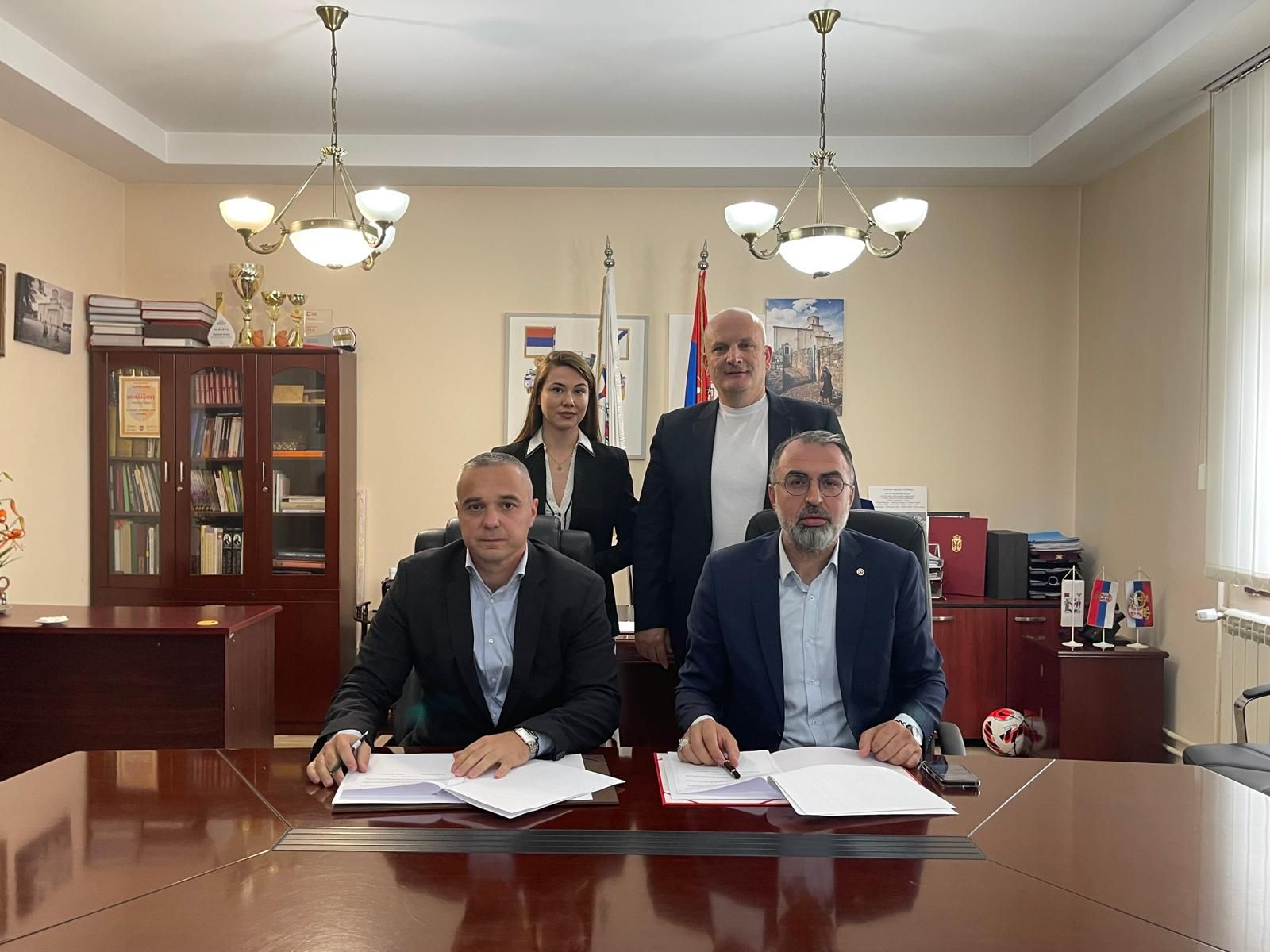 SIRBİSTAN ZİYARETİ ÜZÜMSÜ MEYVELERİN  GELİRİNİ ARTTIRMAK İÇİN  ÇİFTÇİLERİMİZ İLE SIRBİSTAN  ZİYARETİNDE BULUNDUK.