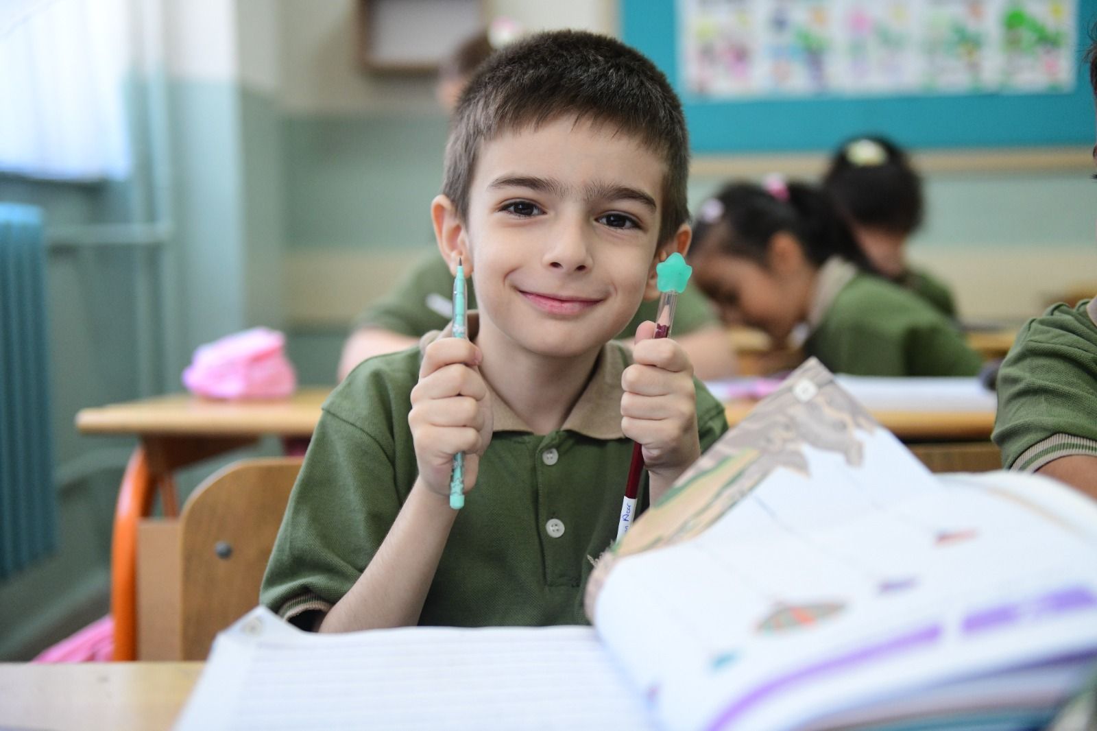 Toplam 1350 Öğrencimize Kırtasiye Ve Üniforma Desteği Sağladık