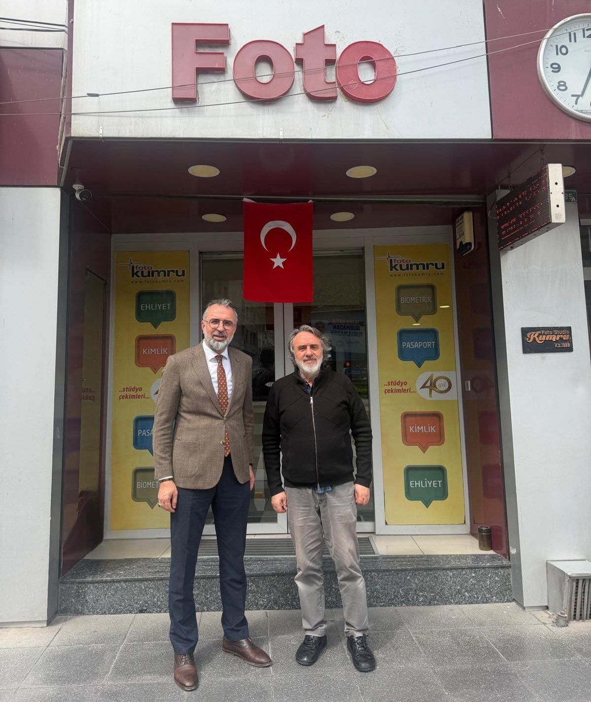 Dostluk, iki yürek arasında akan nehir gibidir; gittiği yeri de temizler, geldiği yeri de….