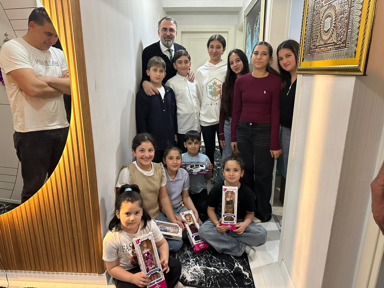 Bugün Yıldız, Eşme ve Kerimoğlu ailelerimizin kıymetli hanelerine misafir olduk.